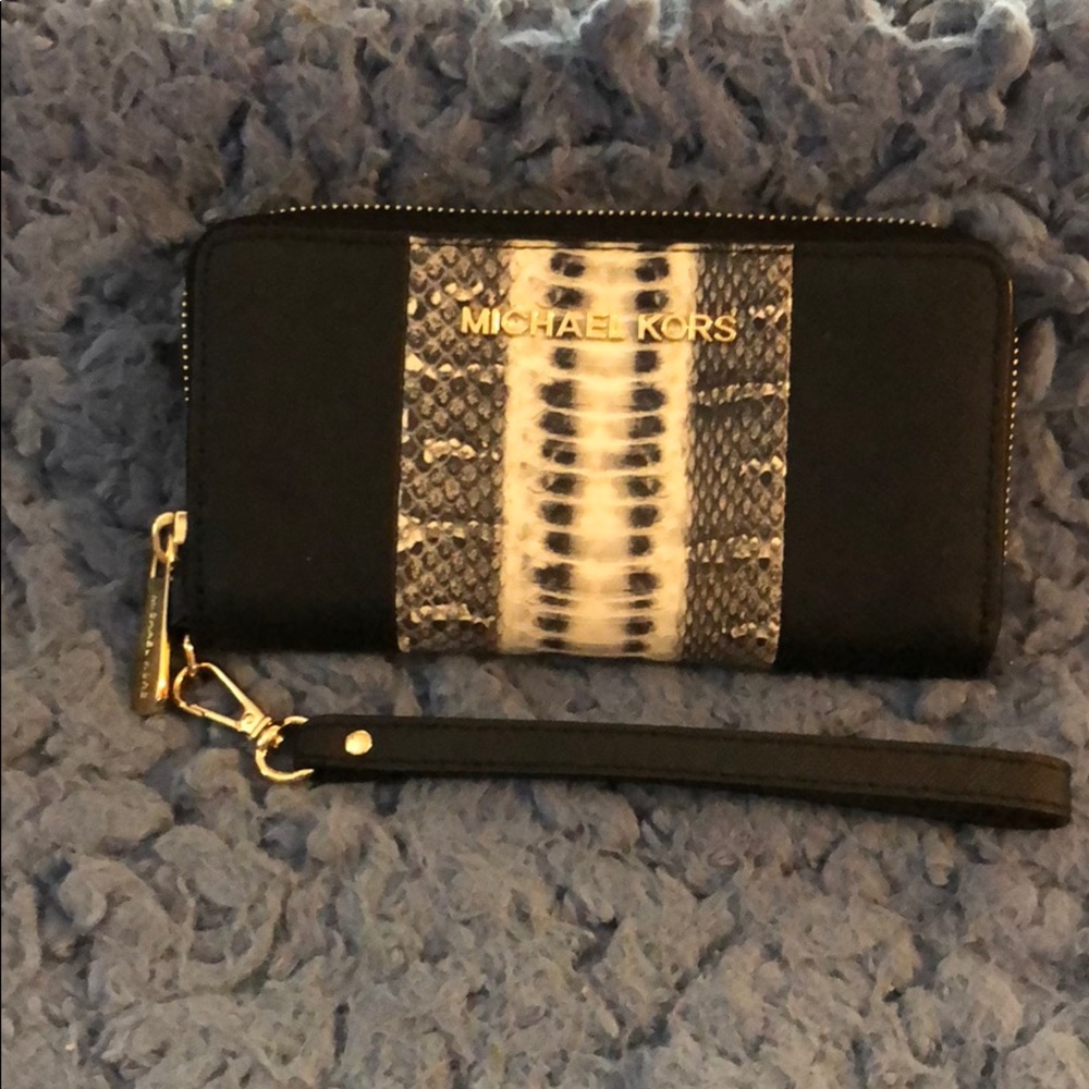 Michael Kors snake print wristlet wallet NWOT